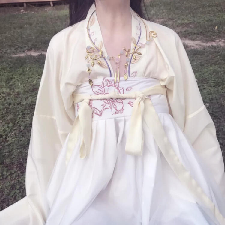 四乃森苍紫（身份：御庭番众前任首领、“天才忍者”） - 游戏直播实时在线观看 - 网络直播